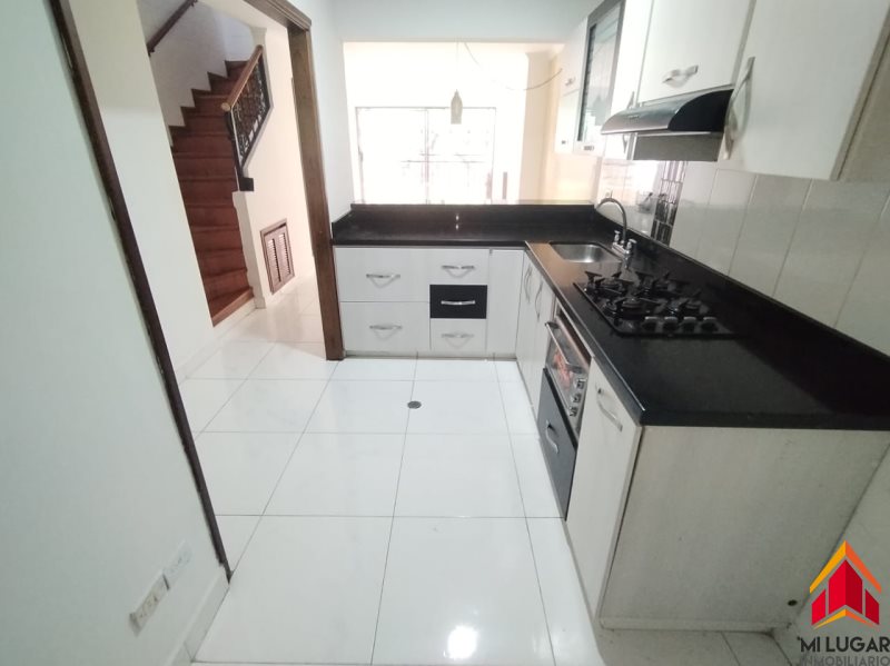 Casa disponible para Arriendo en Envigado con un valor de $3,800,000 código 3048