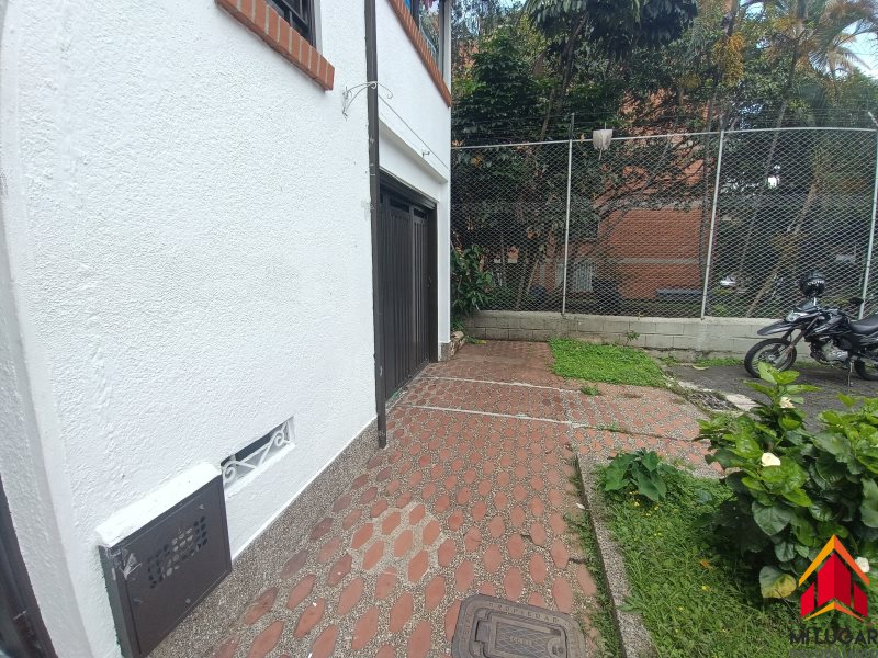 Casa disponible para Arriendo en Envigado con un valor de $4,000,000 código 3146